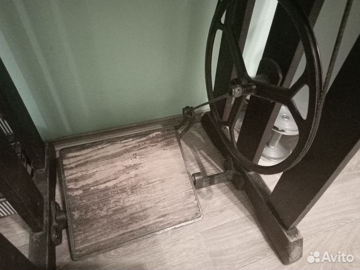 Старинная швейная машинка,viktoria