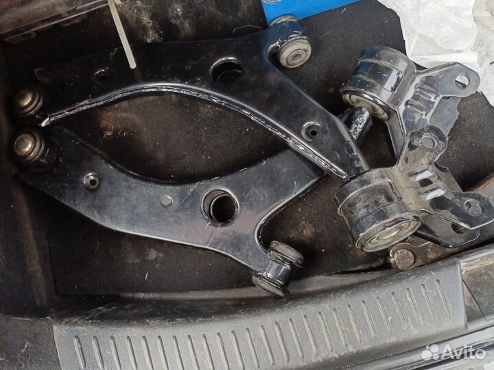 Продам рычаг Мазда 3 2009гв 2шт