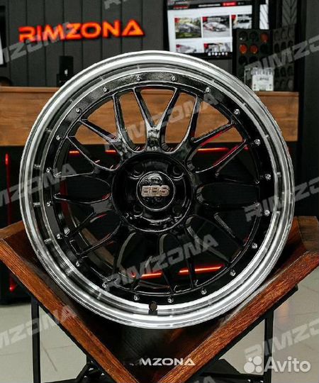 Литой диск BBS R17 5x114.3