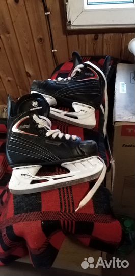 Коньки хоккейные