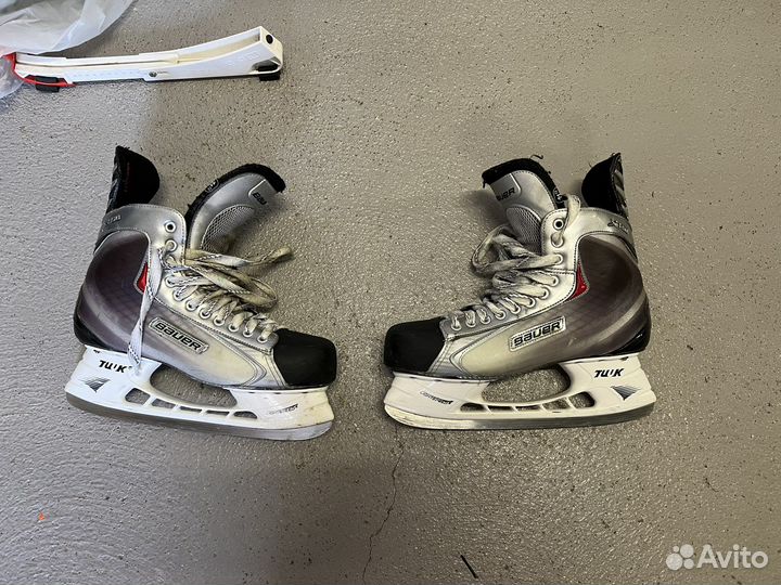 Коньки хоккейные