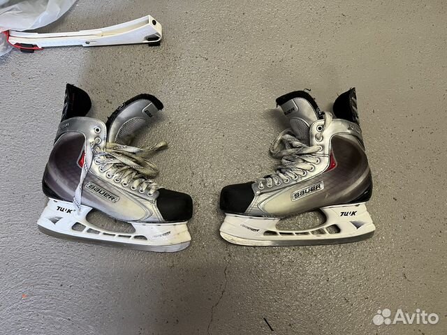 Коньки хоккейные