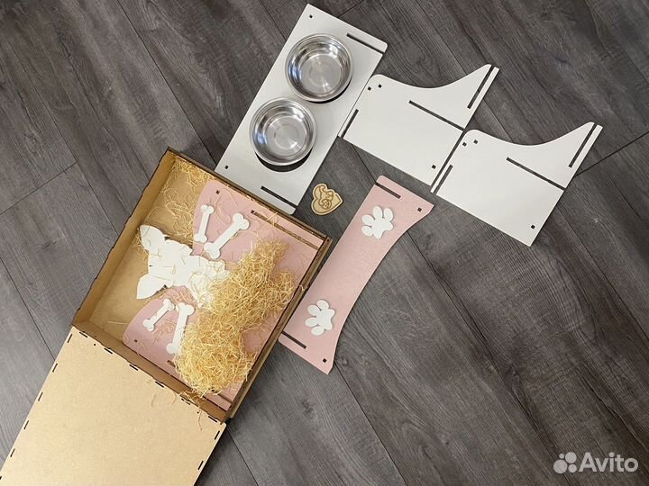 Кормушка для мелких собак или кошек