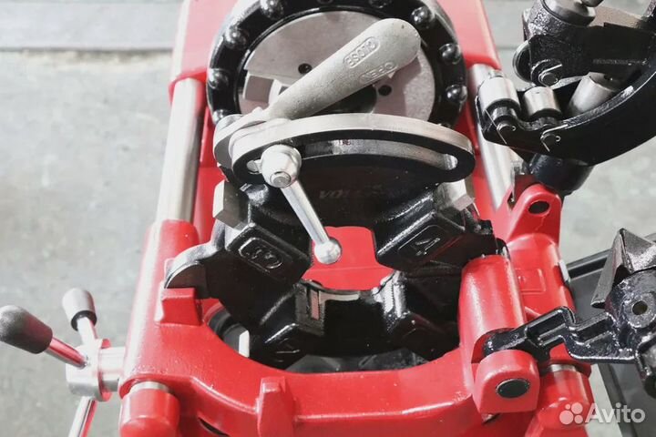 Резьбонарезной станок