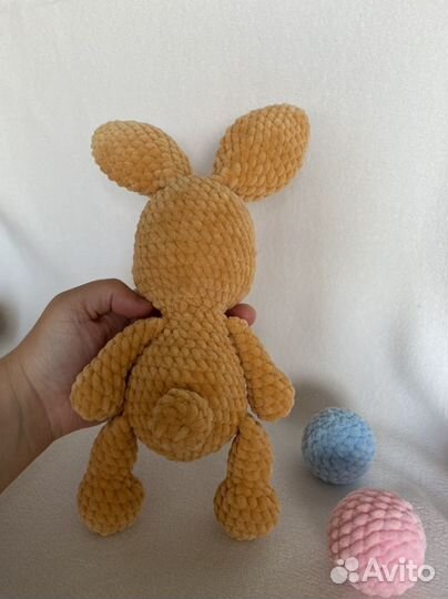 Вязанные игрушки зайка