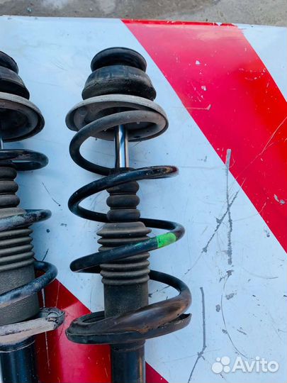 Передние стойки renault sandero