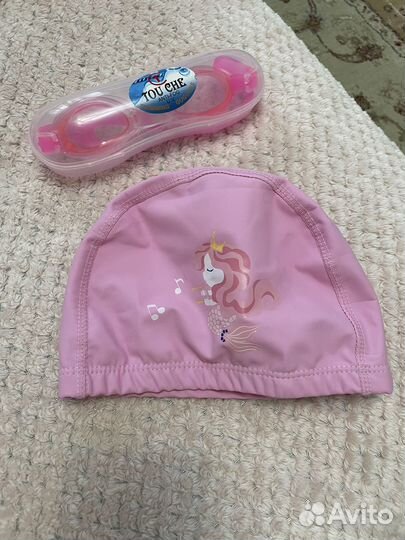 Шапочка и очки для плавания