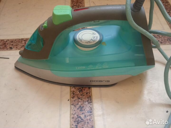 Паровой утюг polaris
