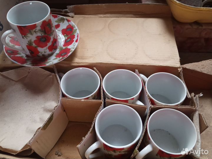 Набор чашек с блюдцами