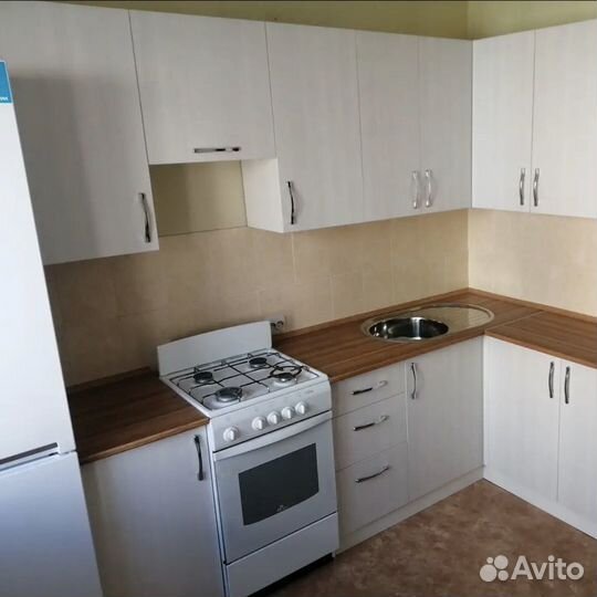 Угловая кухня с фасадами из лдсп