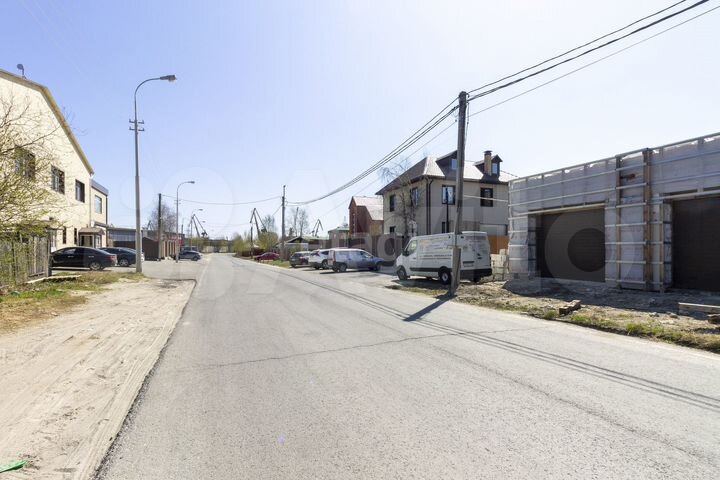 Дом 243,2 м² на участке 12,6 сот.