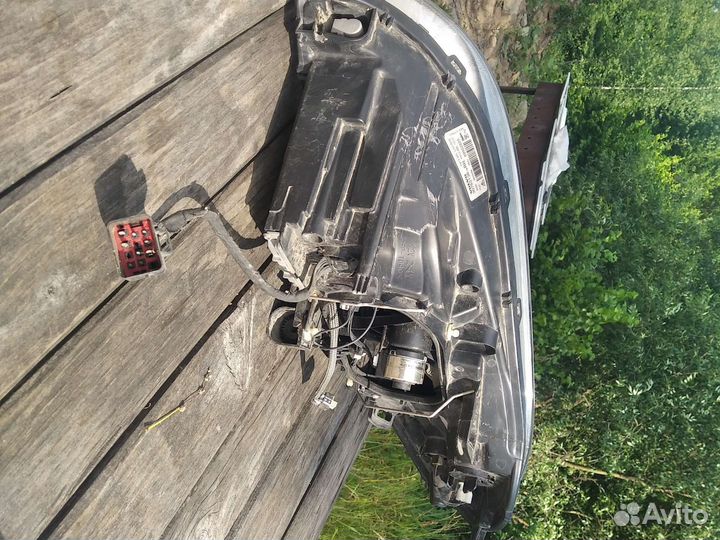 Фара передняя правая volvo