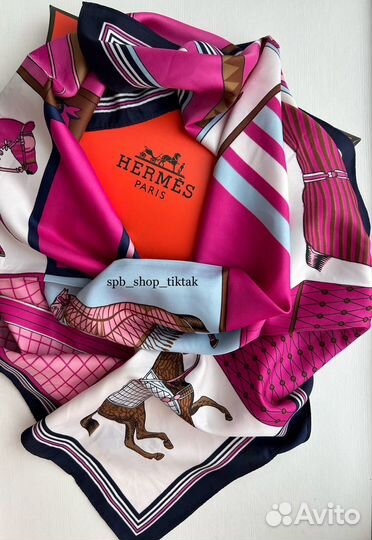 Шелковый платок Hermes фуксия
