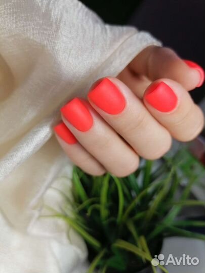 Маникюр, педикюр, наращивание ногтей