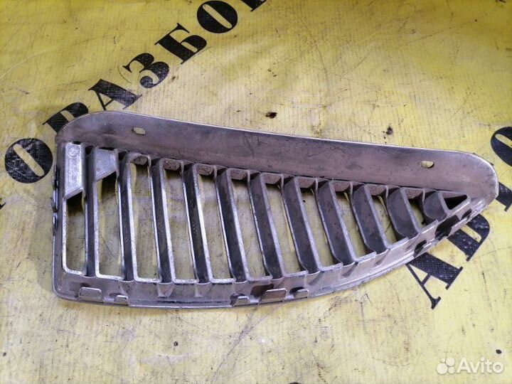 Решетка радиатора Mitsubishi Lancer 9 2003-2006