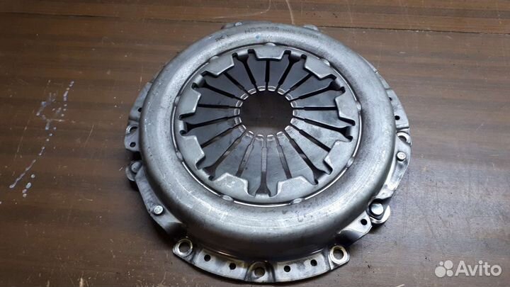 Нажимной диск (корзина) сцепления Valeo HDC-139