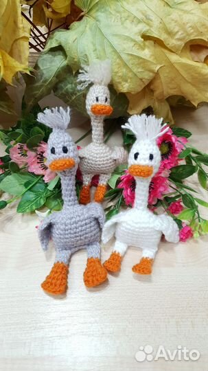 Вязаные игрушки ручной работы крючком гусь