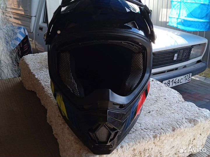 Кроссовый шлем