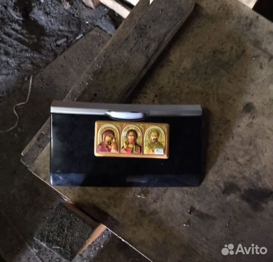 Крышка бардачка allion 240