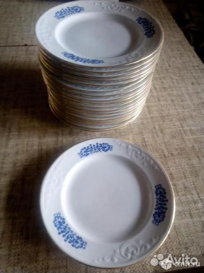 Тарелки СССР глубокие и мелкие двух видов, блюдца