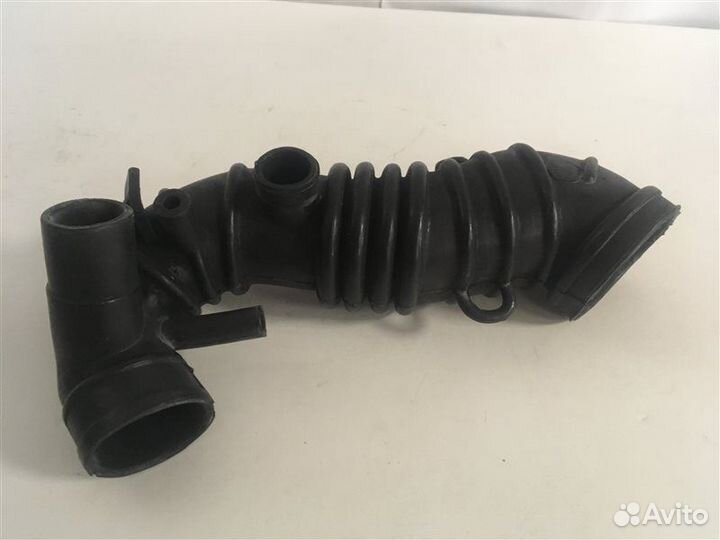 Патрубок вентиляции картера Volkswagen Passat B5