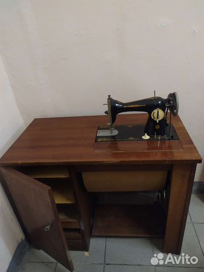 Швейная машинка бу ножная