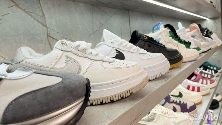 Женские кроссовки/кеды в Саратове