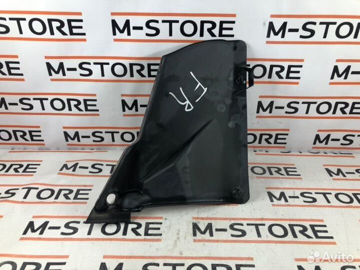 Водосток передний правый Mercedes-Benz C-Class