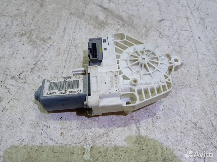 Моторчик переднего правого стеклоподъемника CUR000