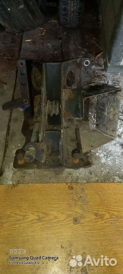 Крепление для запасного колеса