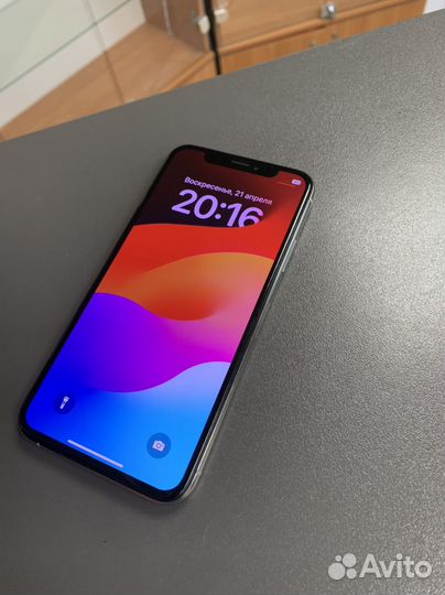 iPhone Xs, 64 ГБ