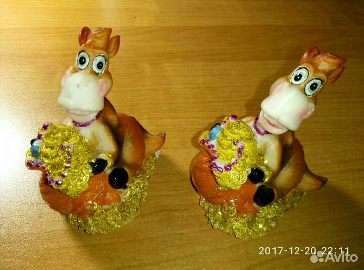 Статуэтки лошадки