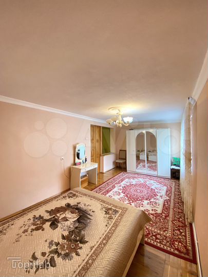 4-к. квартира, 85 м², 1/5 эт.