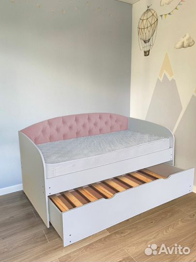 Кровать лдсп для малыша велюр выдвиж спальн