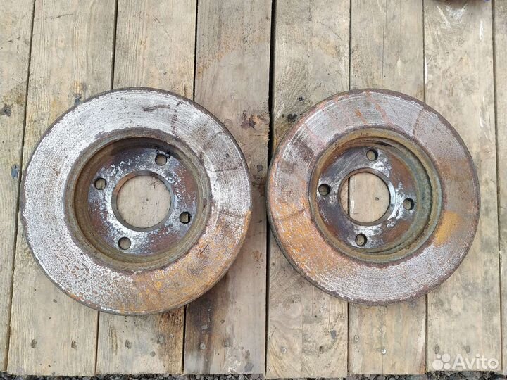 Диск тормозной передний Ford Fusion 1.4 2006 год