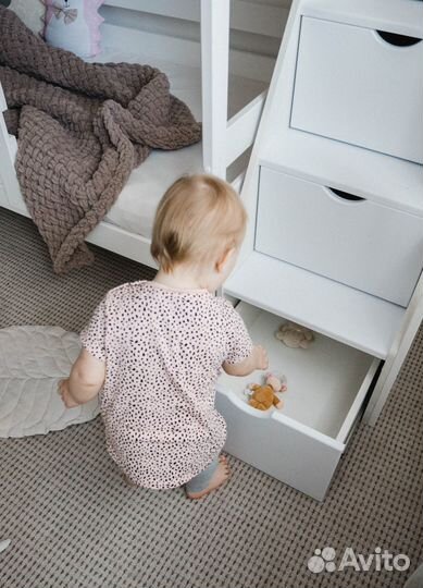 Двухъярусная кровать