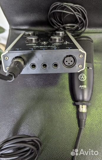 Звуковая карта Tascam US-122mk2 и AKG P120