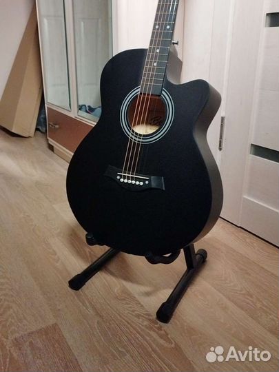 Гитара черная матовая