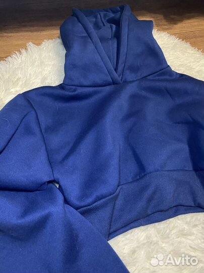 Укороченная толстовка