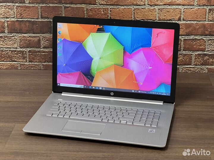 Большой и мощный HP 17,3 i3 8GB озу SSD