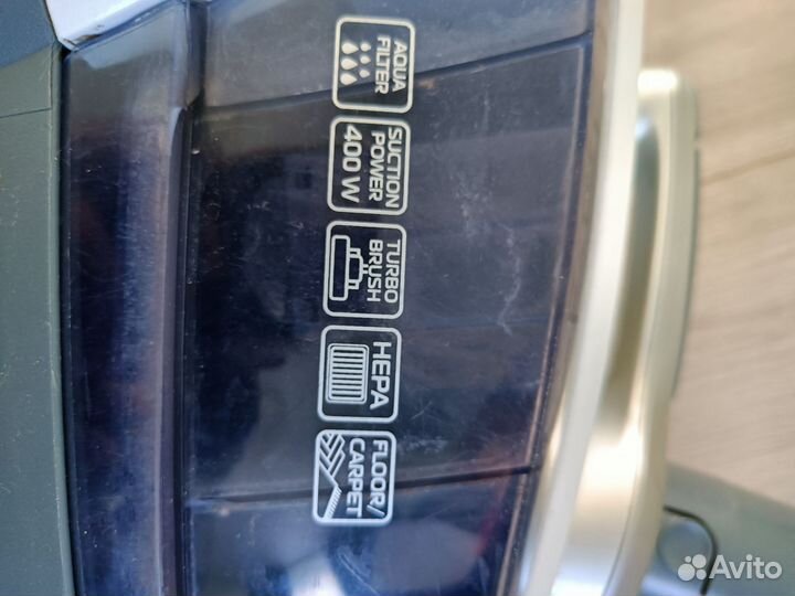 Пылесос Vitek с аквафильтром