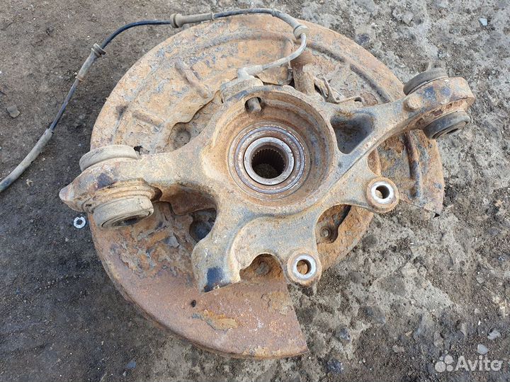 Кулак поворотный задний правый Range Rover Sport 1