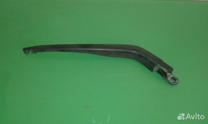 Двигатель стеклоочистителя задней двери yaris