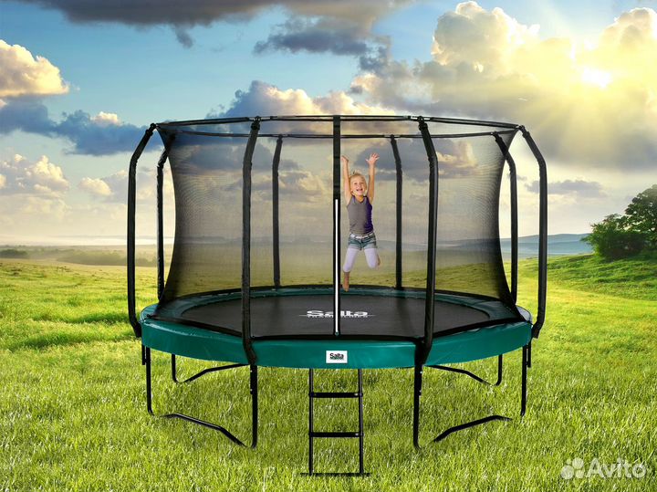 Батут с сеткой и лестницей