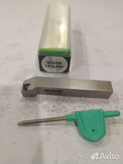 Токарный резец