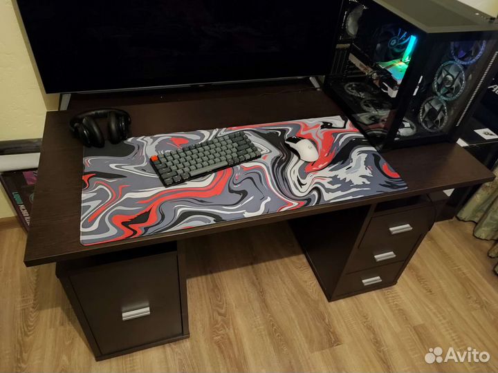 Компьютерный стол / письменный стол