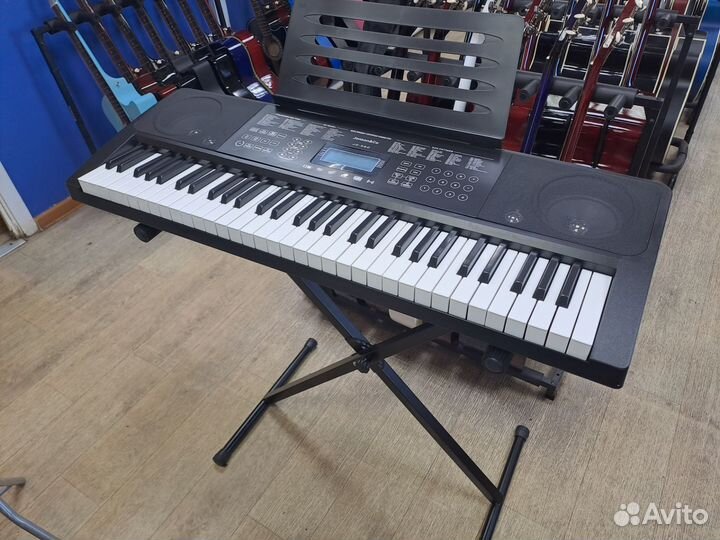 Синтезатор русифицированный со стойкой