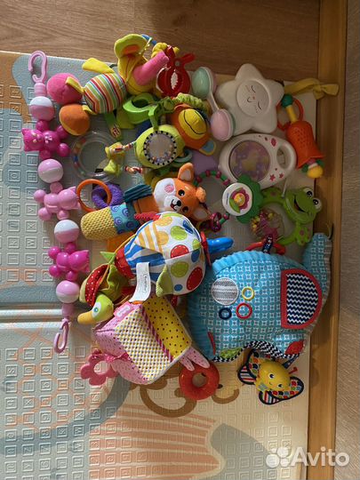 Игрушки для малышей пакетом