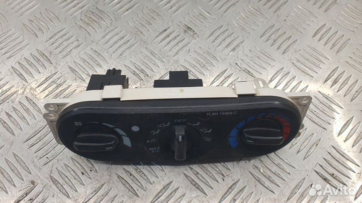 Блок управления климат-контролем Mazda Tribute