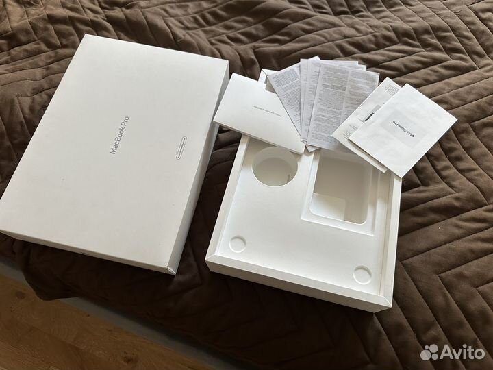 Коробка от macbook pro 13 m1 2020